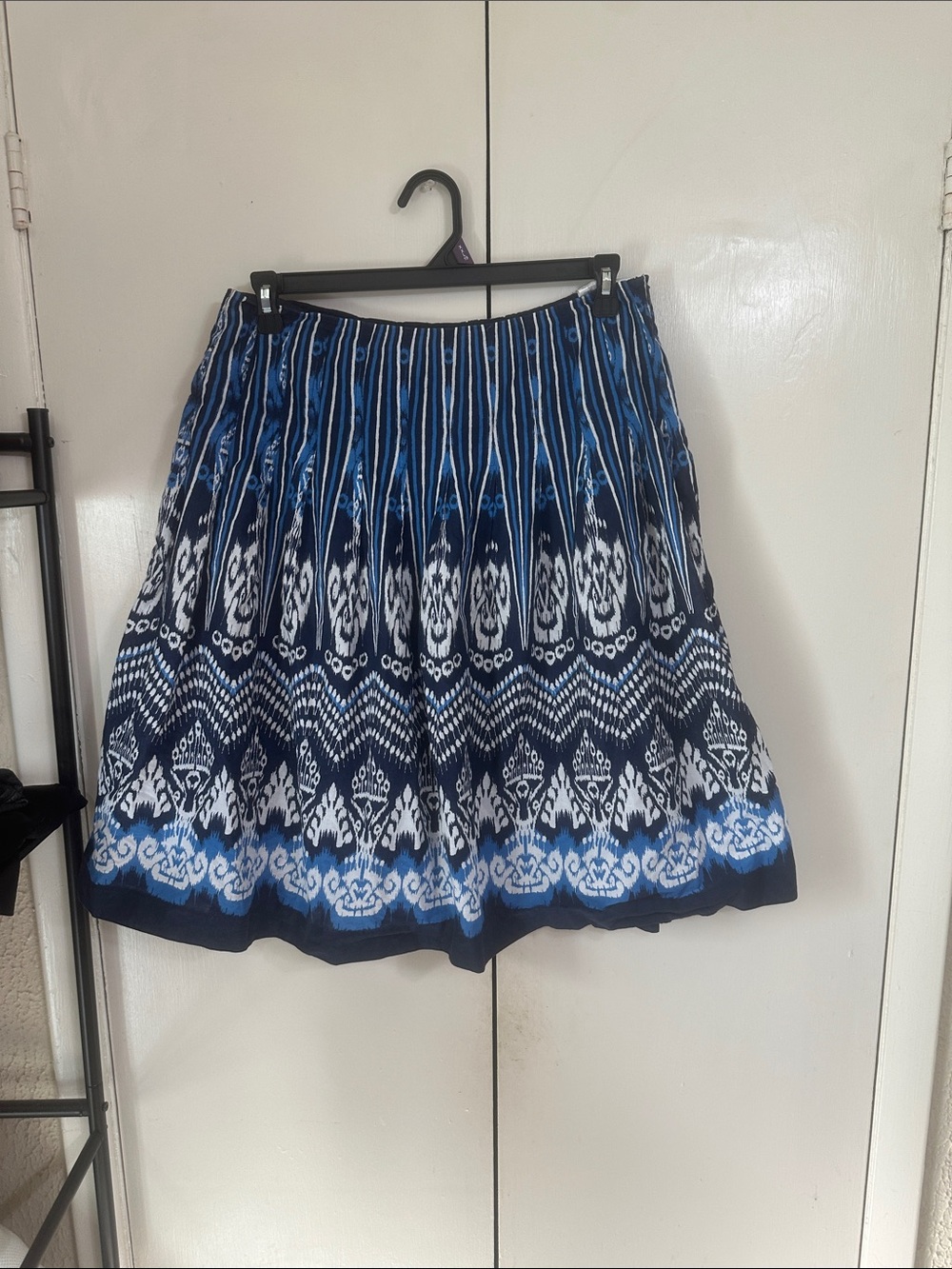 Jones New York Blue and White Printed Circle Skirt